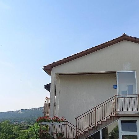 בוזט Apartman Anita מראה חיצוני תמונה