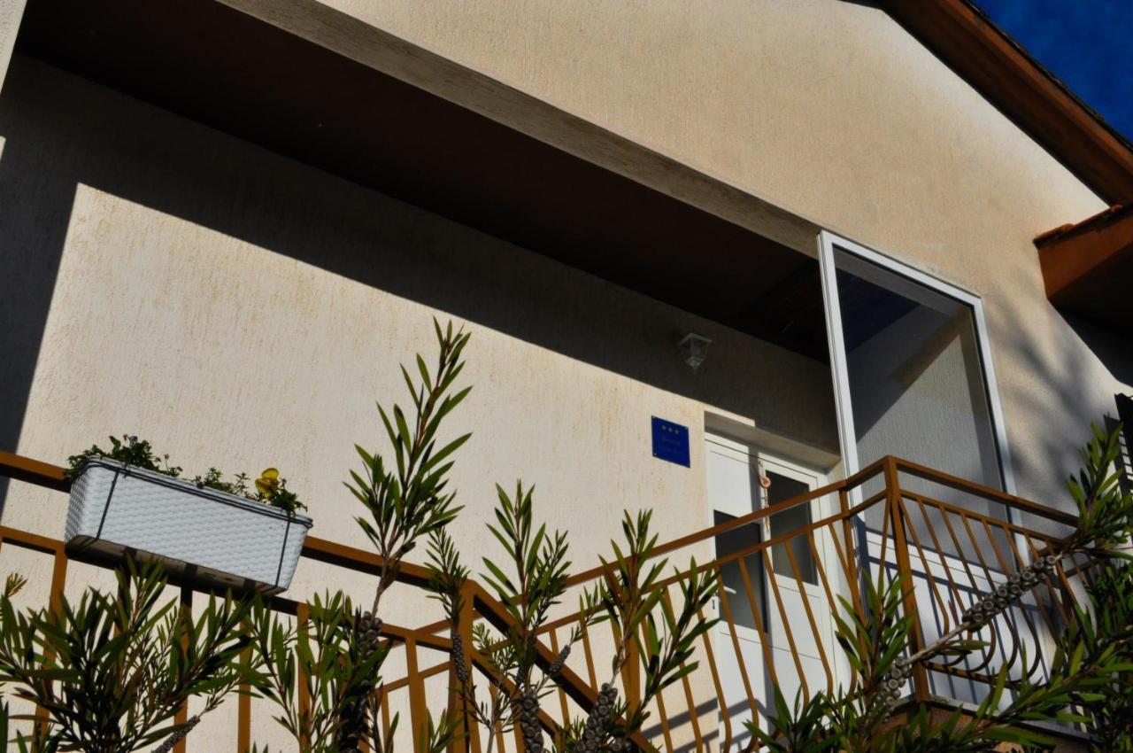 בוזט Apartman Anita מראה חיצוני תמונה