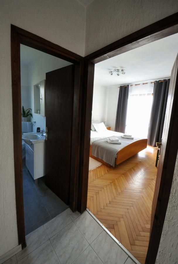 בוזט Apartman Anita מראה חיצוני תמונה