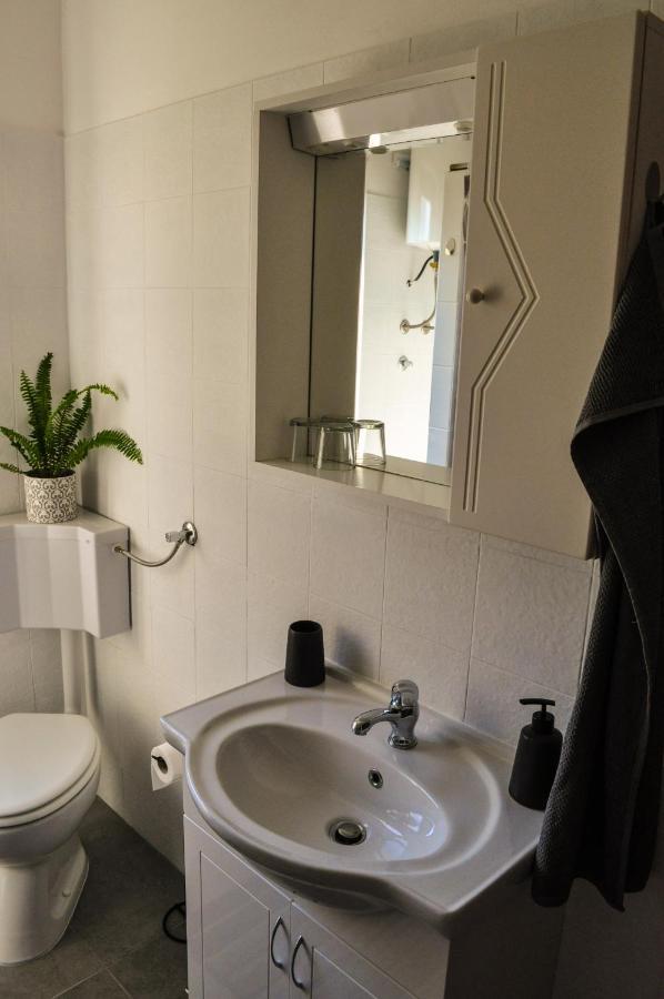 בוזט Apartman Anita מראה חיצוני תמונה